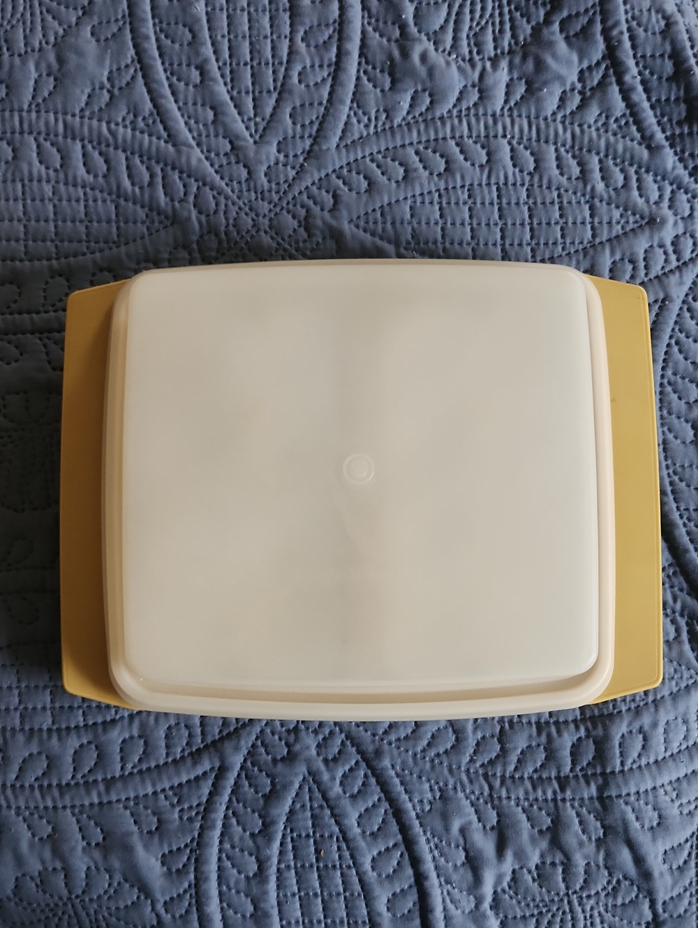 Lot Of 2 Harvest Gold Vintage Tupperware Containers Deviled Egg/Divided Deli - Picture 8 of 8